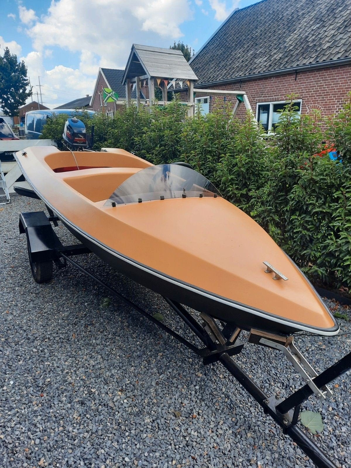 2 Speedboten met trailer 1 met en 1 zonder buitenboordmotor, Watersport en Boten, Speedboot, Ophalen, Buitenboordmotor, Trailer
