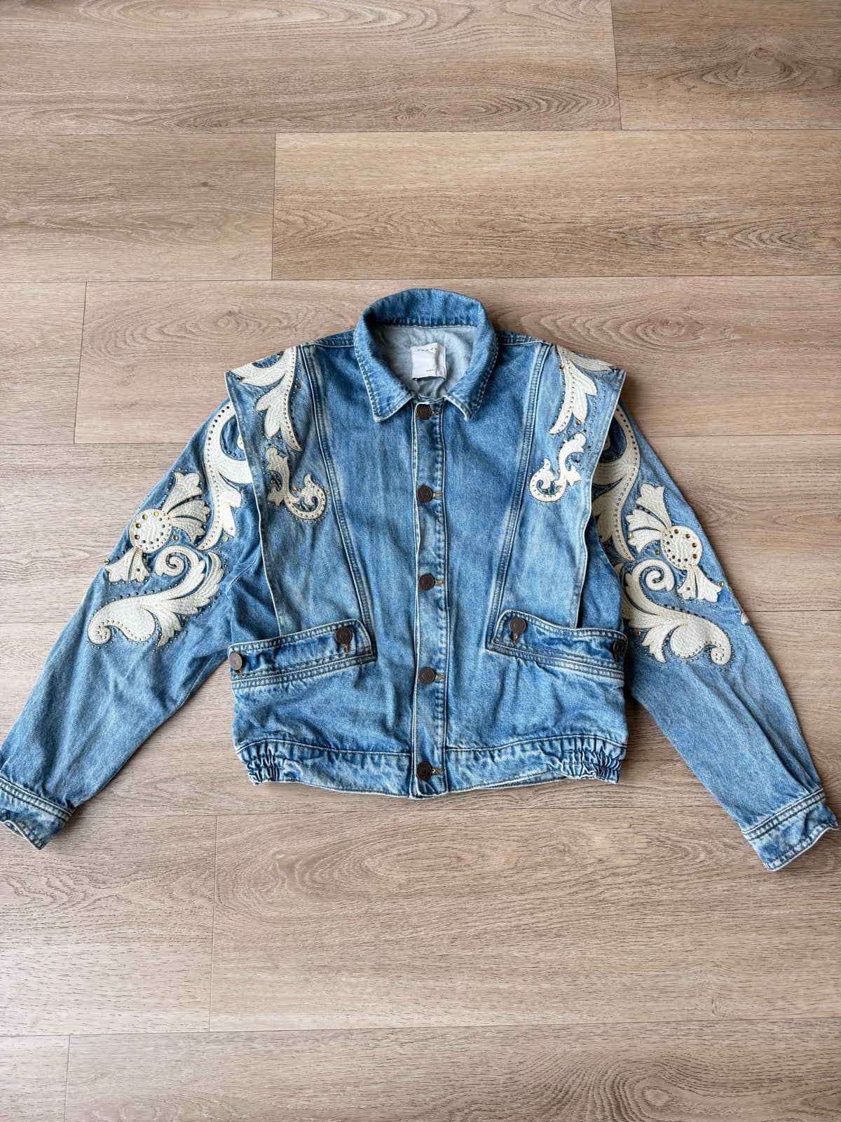 Sandro Paris spijkerjack met borduursel en studs, Ophalen of Verzenden, Zo goed als nieuw, Maat 38/40 (M), Blauw
