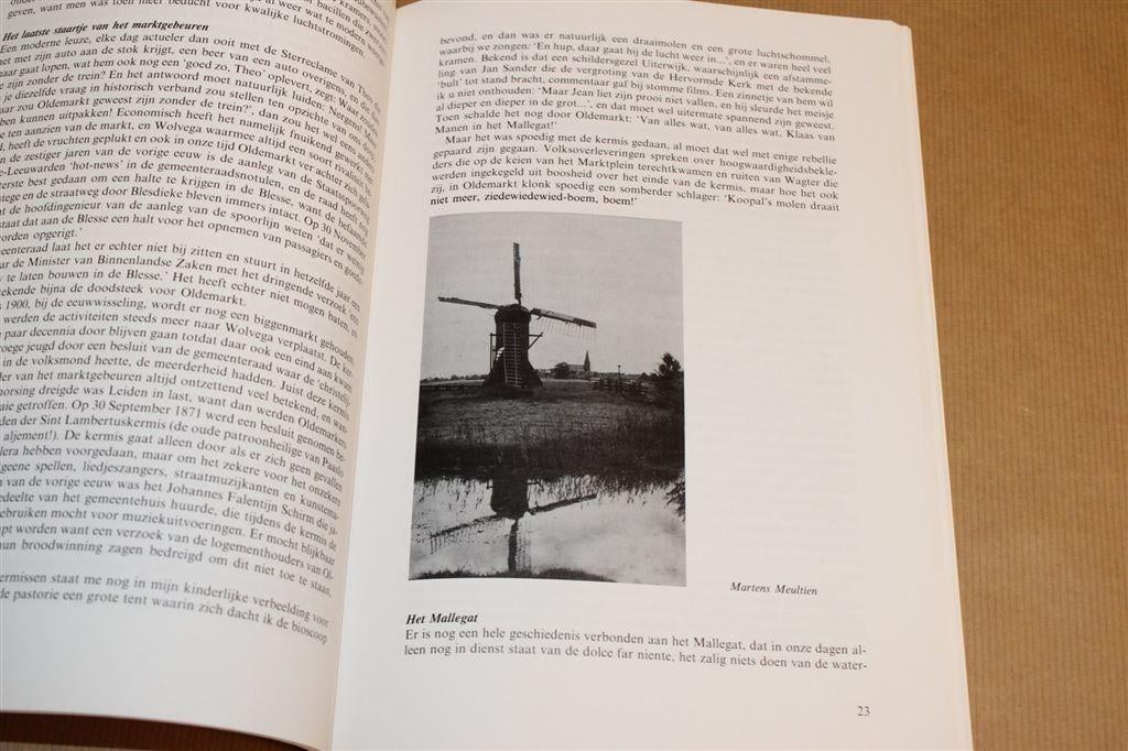 Oldemarkt — Geschiedenis in Veel Oude Foto's, Verzenden, Zo goed als nieuw