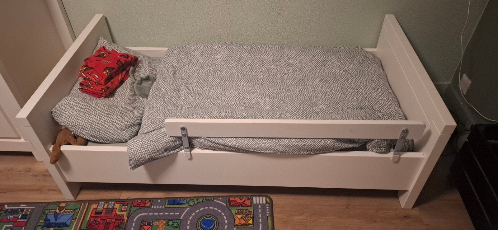 Kinderkamer set: Bed, Commode en Wandplank, Ophalen, Gebruikt, 70 tot 85 cm, Lattenbodem