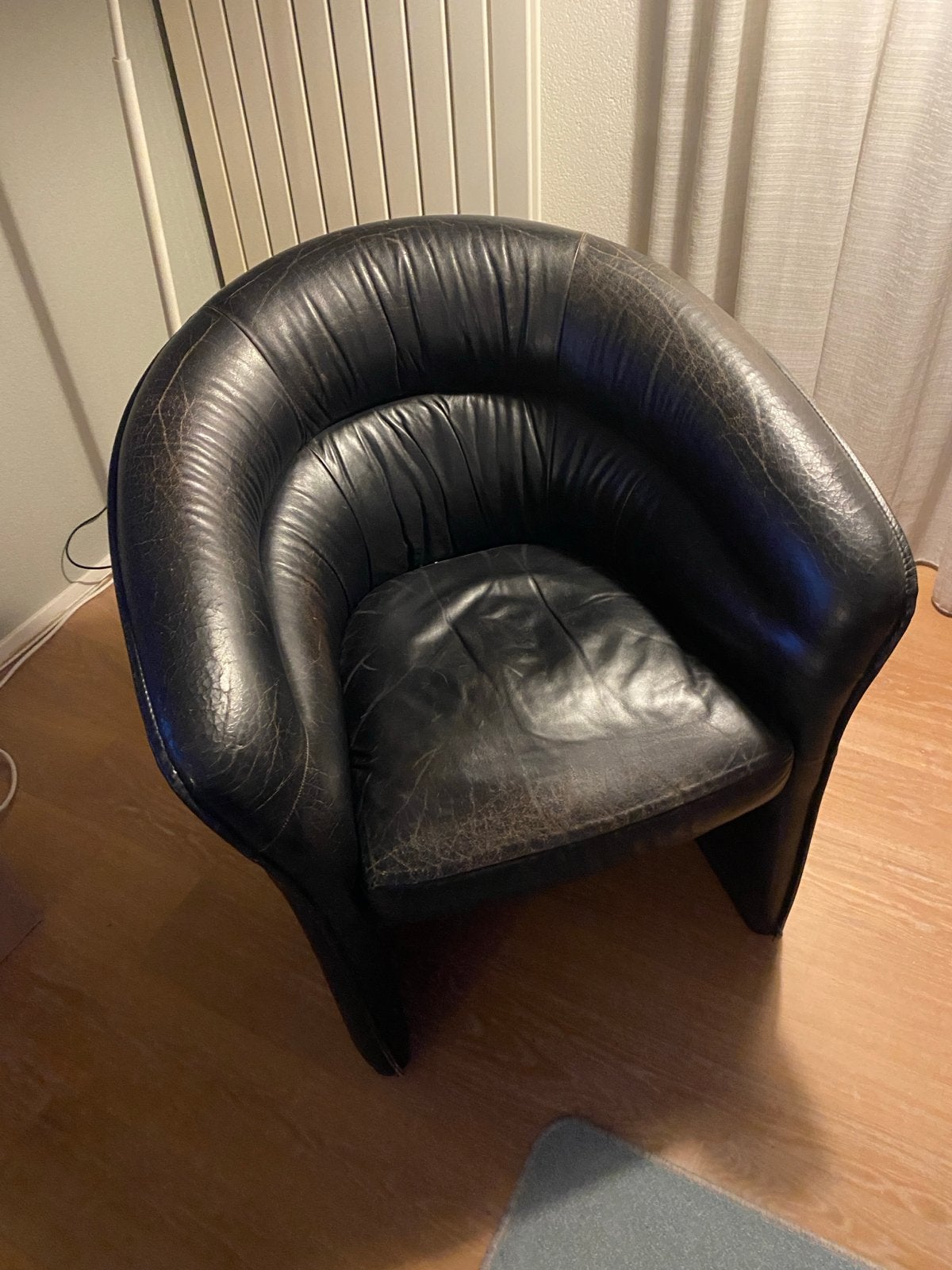 2 zwarte Leren Fauteuils - Comfortabel en Stijlvol, Huis en Inrichting, Ophalen, Gebruikt, Leer, 75 tot 100 cm