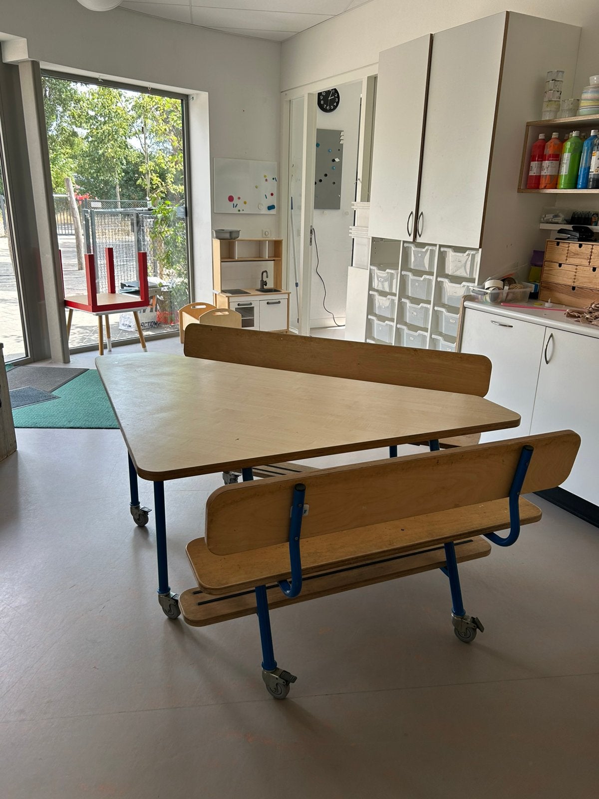 Kinderdagverblijf tafel (gratis), Ophalen, Tafel(s)