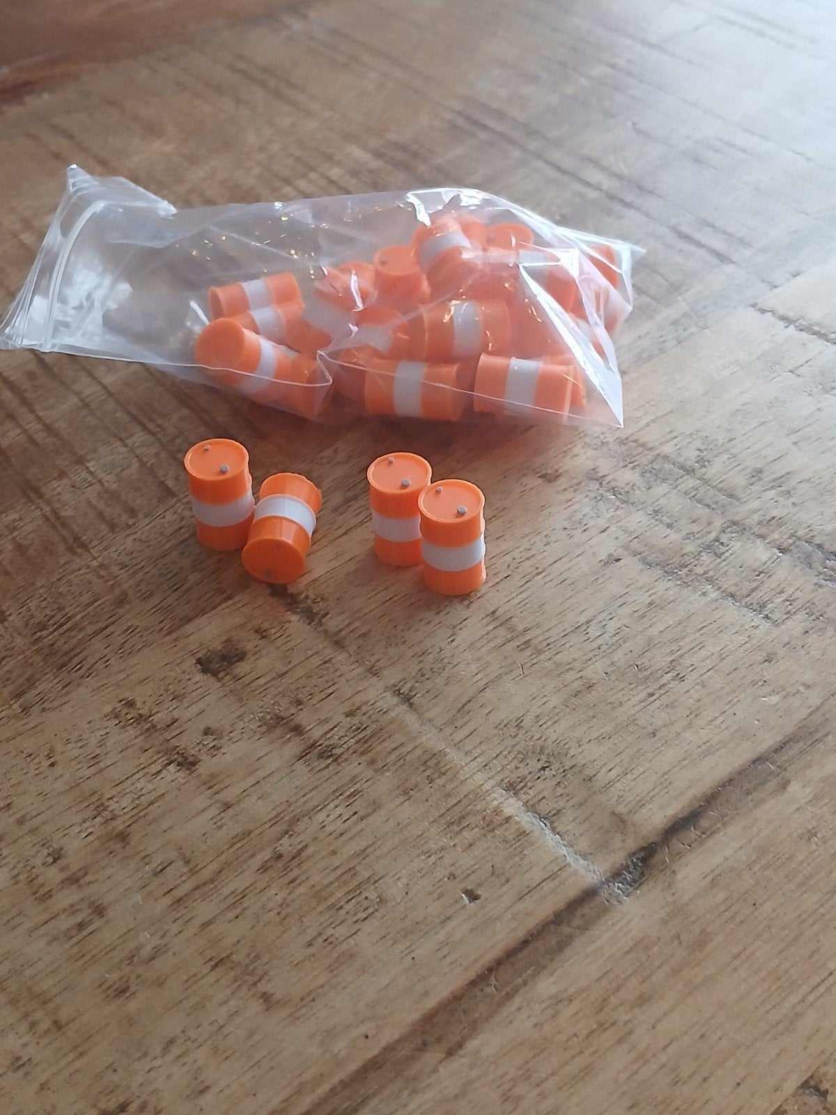 Setjes 30x multicolor olievaten 1/50, G1, Verzenden