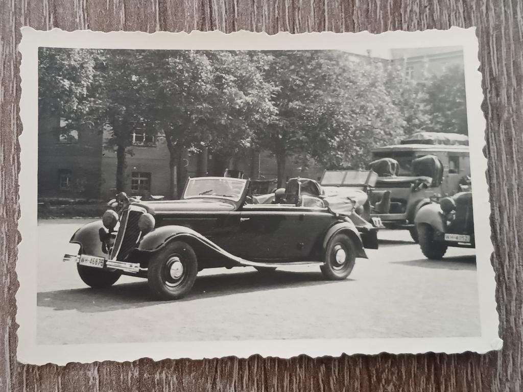 Foto van een Duitse stafauto., Verzamelen, Militaria | Tweede Wereldoorlog, Ophalen of Verzenden, Landmacht, Duitsland, Foto of Poster