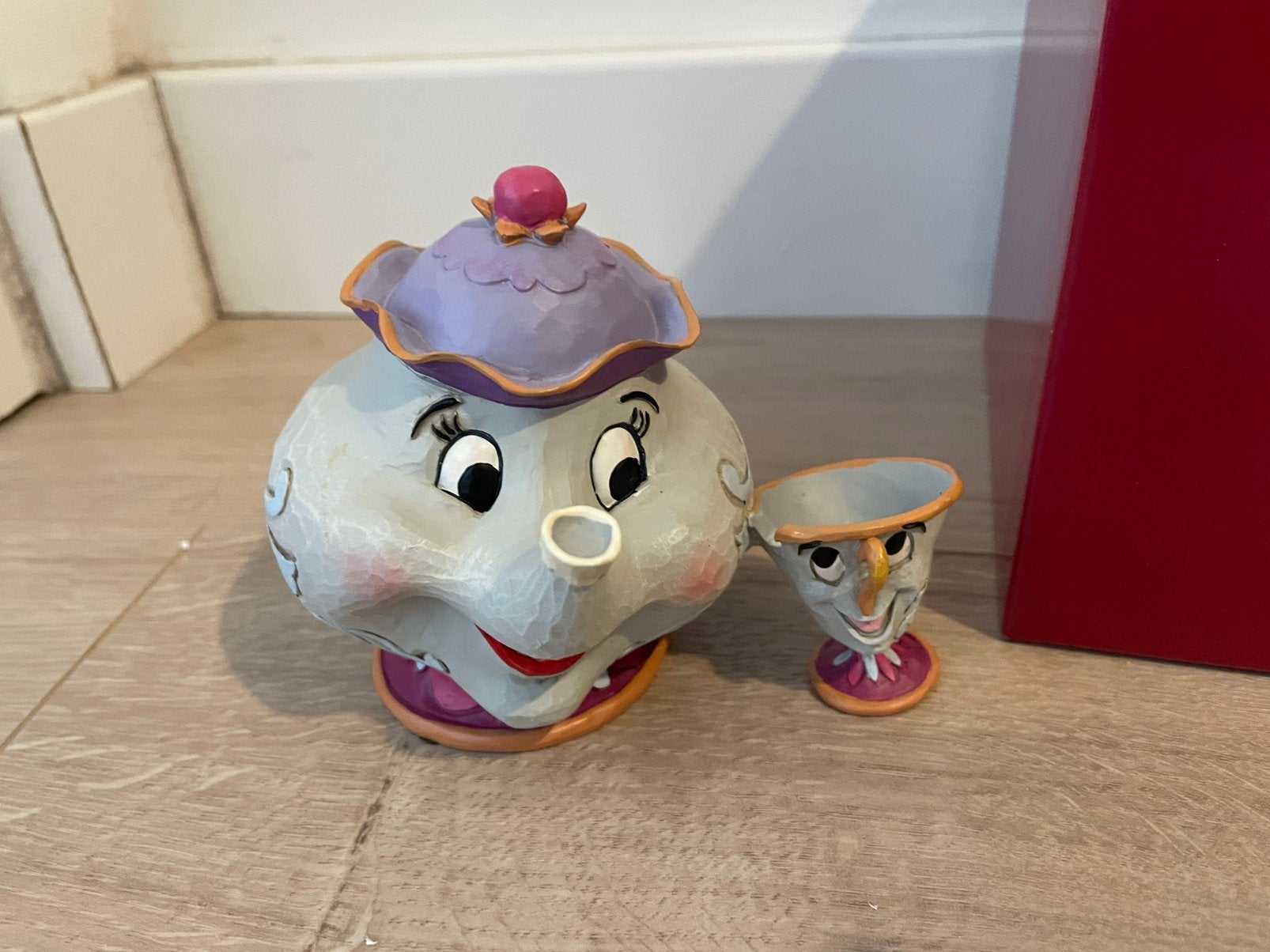 Disney traditions Jim shore  Belle MRS. POTTS & CHIP, Verzamelen, Disney, Ophalen of Verzenden, Assepoester of Belle, Zo goed als nieuw