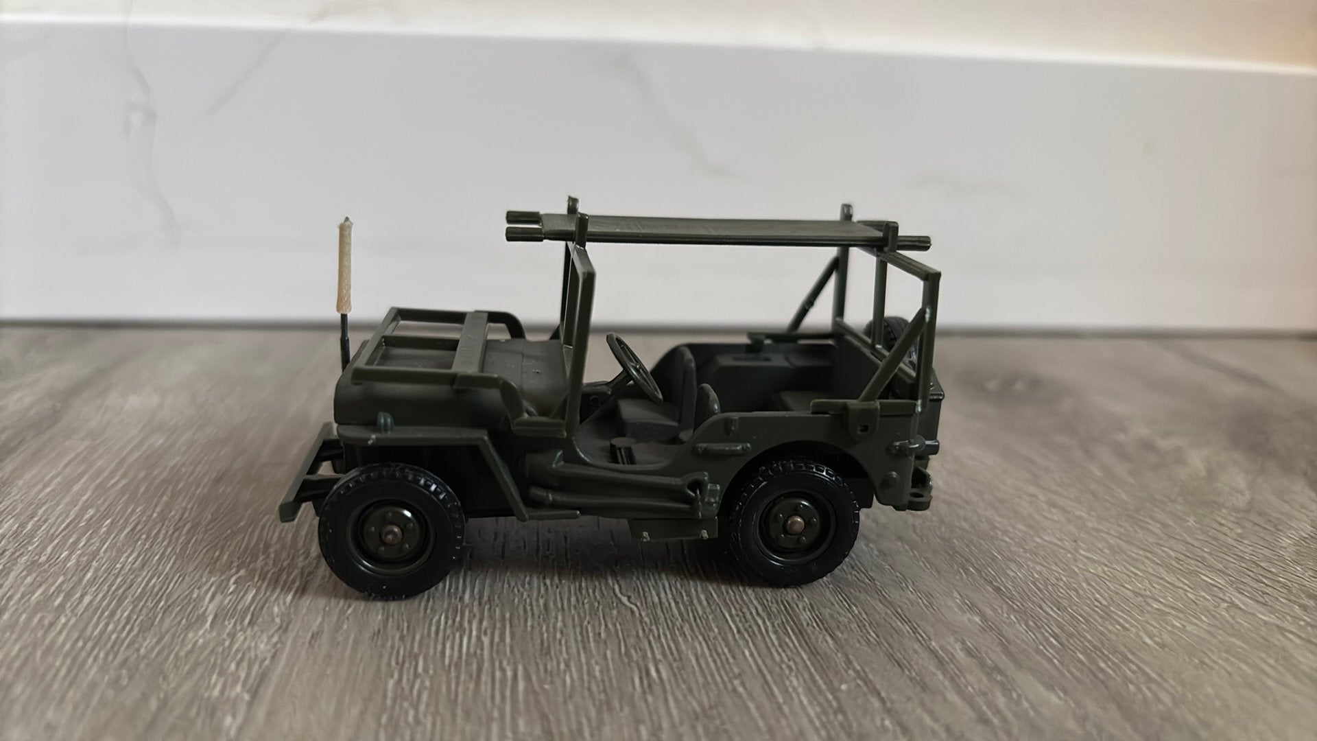 Jeep Willys ambulance, Hobby en Vrije tijd, Ophalen of Verzenden, Zo goed als nieuw, Auto, Solido