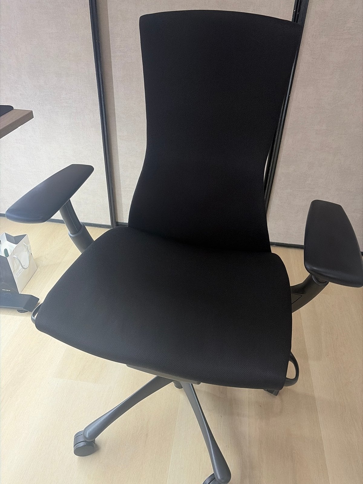 Herman Miller Embody Rhythm Zwart - Zo goed als nieuw, Huis en Inrichting, Bureaustoelen, Ophalen, Zwart, Zo goed als nieuw, Bureaustoel