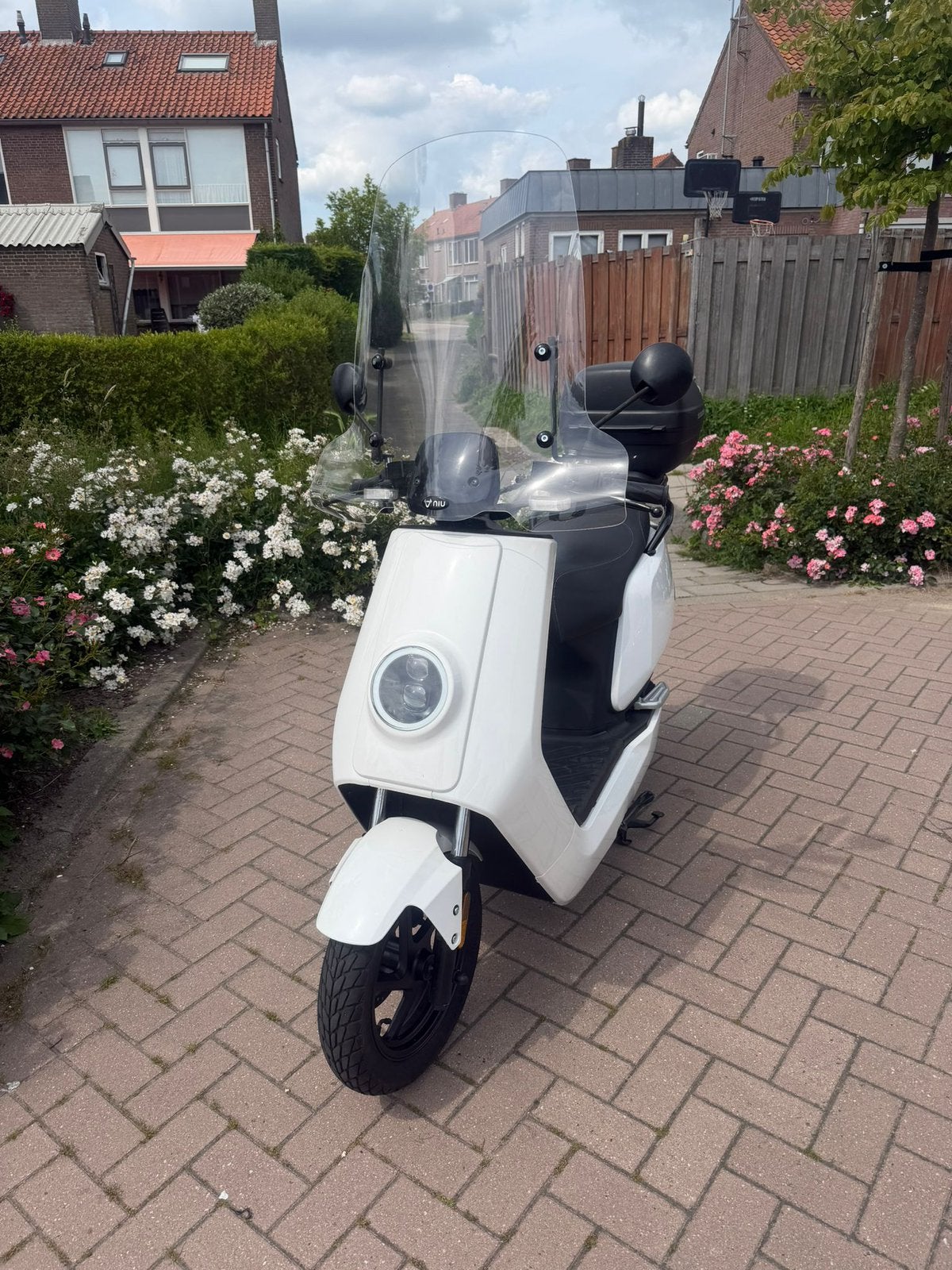 Niu N1S Windscherm + Top Koffer!, Fietsen en Brommers, Snorfietsen en Snorscooters, Ophalen of Verzenden, Zo goed als nieuw, Elektrisch