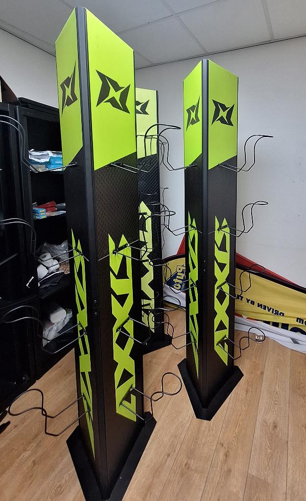 helmstandaard axxis 3 stuks., Motoren, Offroadhelm, XL, Kinderen, Tweedehands