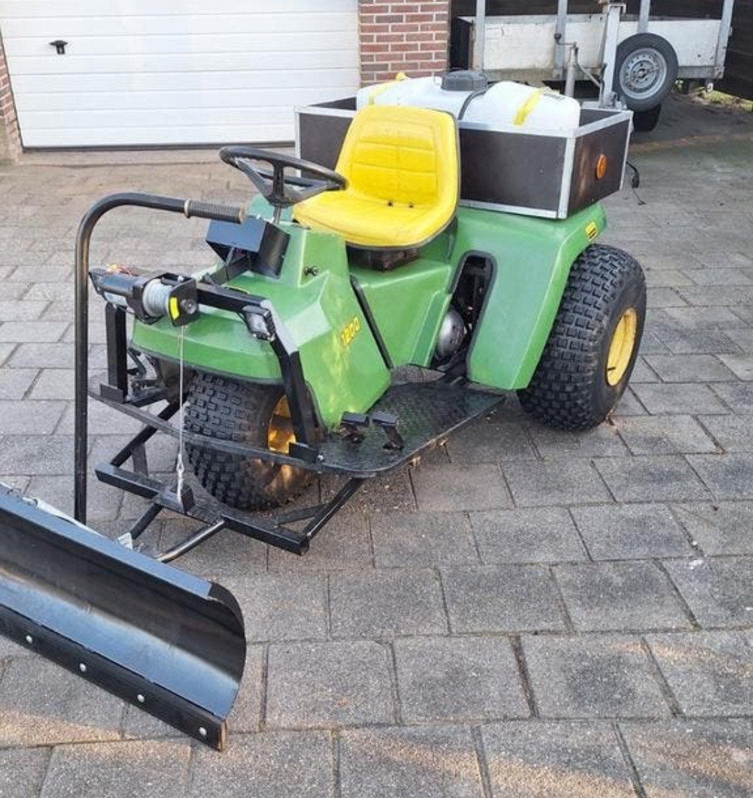 Gator/quad 1200 n john deere

Met gifspuit
Met sneeuw schuif, Tuin en Terras, Grasmaaiers, Ophalen, Gebruikt, John Deere