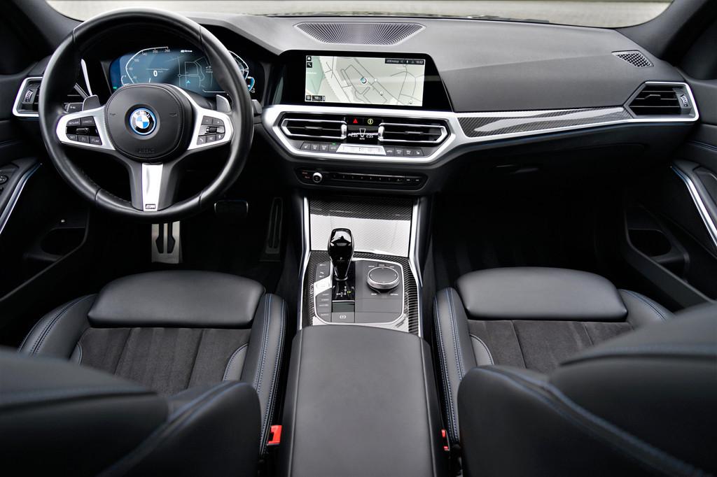 BMW 3-serie 320e M-sport Dravitgrijs Schuifdak Carbon 19-inc, 1998 cc, Achterwielaandrijving, Gebruikt, Zwart
