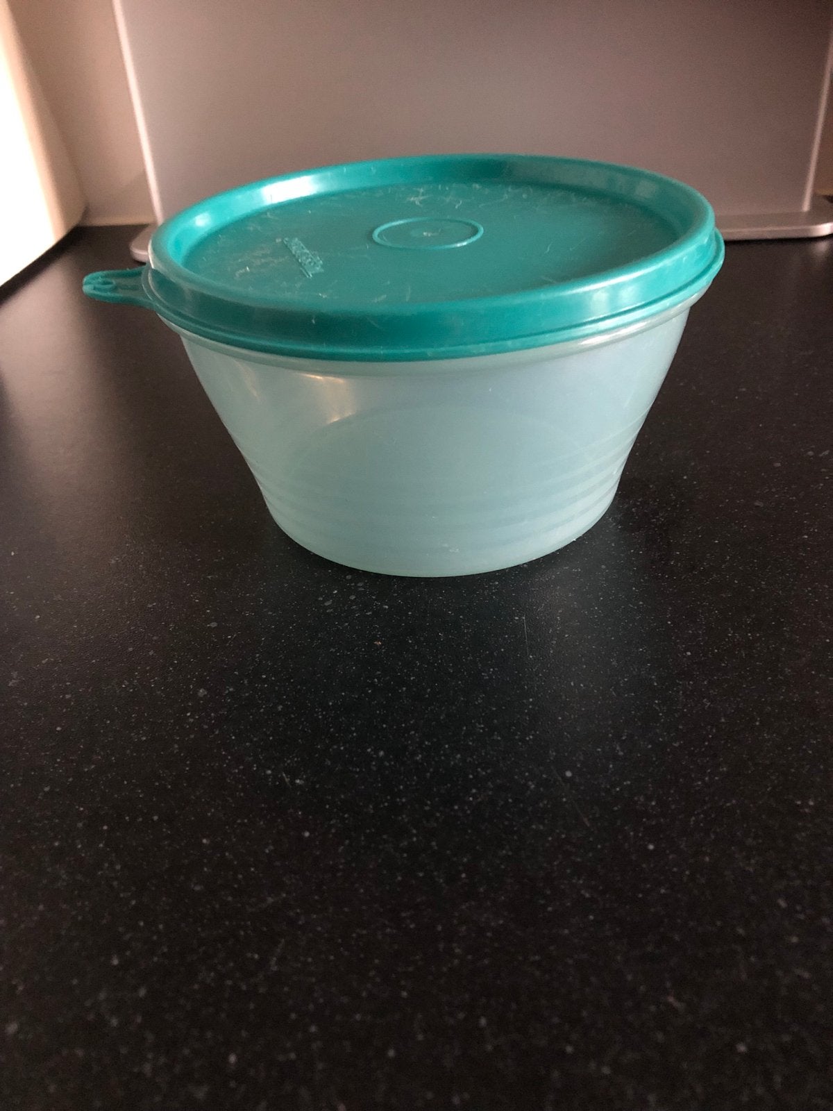 Tupperware bakje 500 ml met deksel, Ophalen of Verzenden, Gebruikt, Groen, Bak of Kom