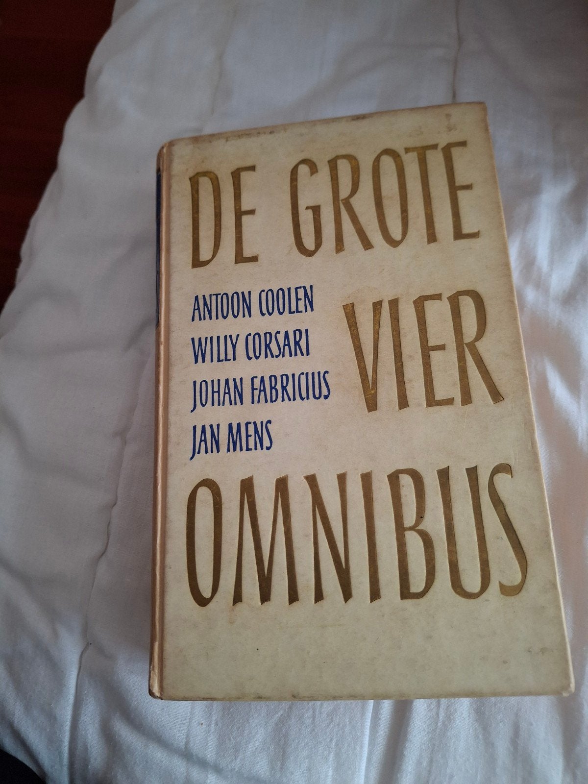 De Grote Vier Omnibus - Antoon Coolen e.a. (1962), Boeken, Ophalen of Verzenden, Gelezen, Antoon Coolen, Willy Corsari, Johan Fabricius, Jan Mens