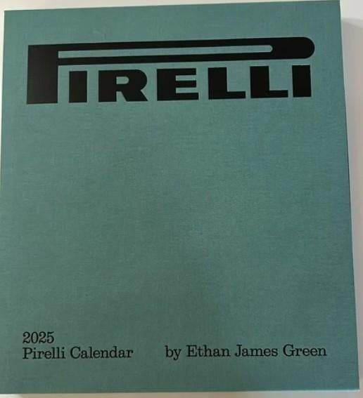PIRELLI KALENDER 2025, ongebruikt, in de originele doos, Ophalen of Verzenden, Maandkalender, Nieuw