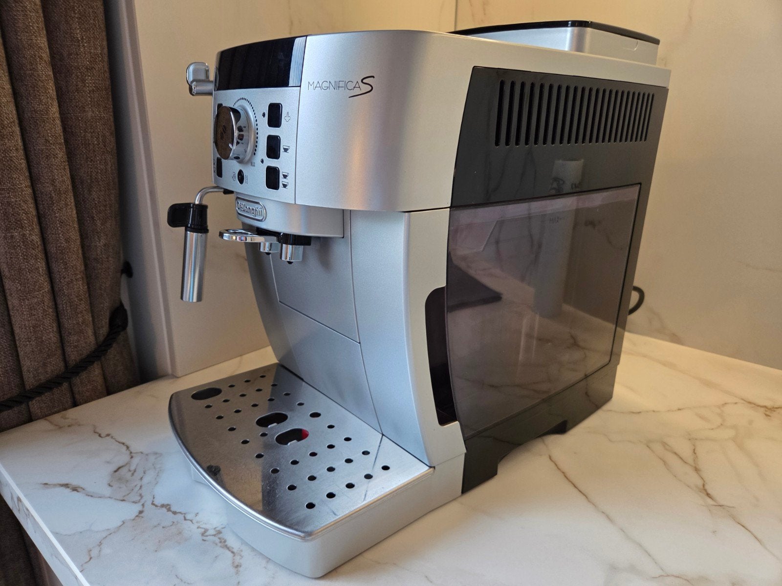 Foto 3 van DeLonghi Magnifica S volautomatische koffiemachine