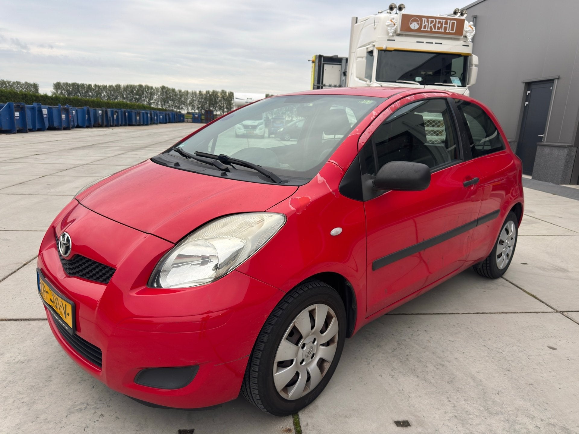 Toyota Yaris 1.3 VVTi Aspiration airco Allseason, Voorwielaandrijving, Stof, 4 cilinders, 1329 cc