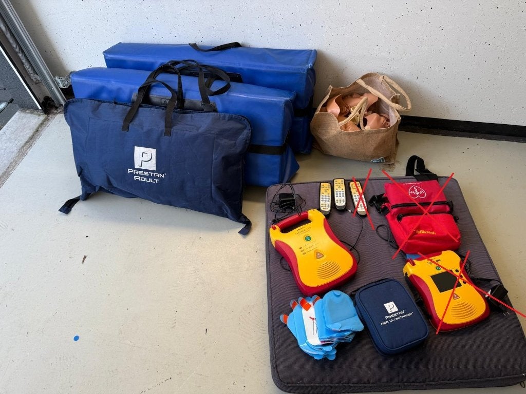 Reanimatiepoppen en trainer AED's, Ophalen, Gebruikt, Meerdere media, Overige typen