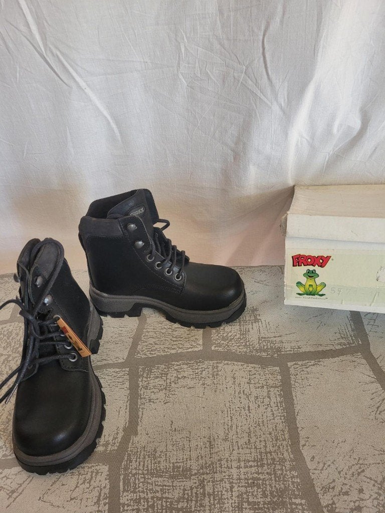 NIEUWE stevige leren schoenen, mt 30. Merk Froxy, ., Schoenen, Nieuw, Ophalen of Verzenden