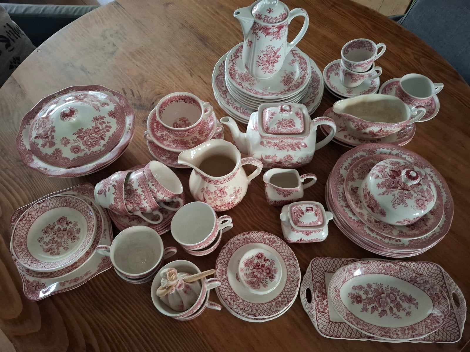 Brocante servies: Villeroy & Boch, Mason's, Enoch Wedgewood, Ophalen