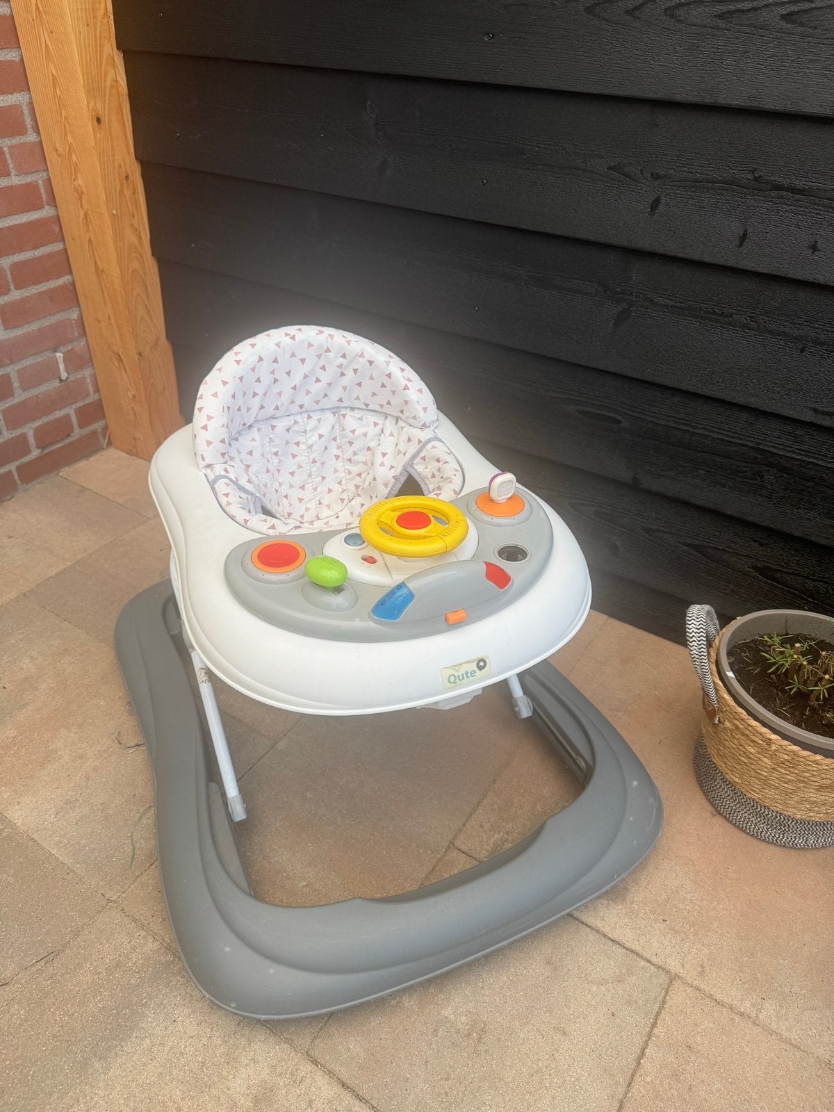 Qute Babywalker met geluid en verstelbare hoogte, Ophalen, Gebruikt, Auto, Met licht