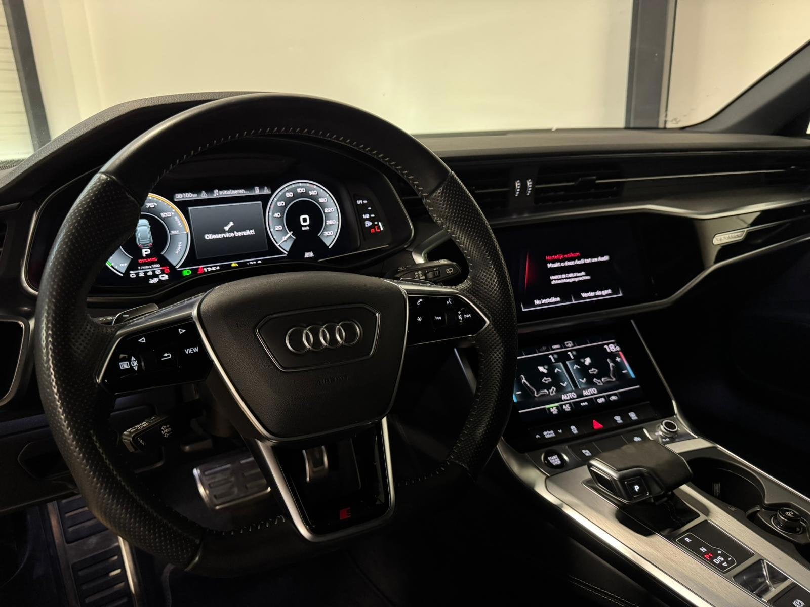 Audi A6 Avant 55 TFSI e quattro Competition 367PK PANO KEYLE, Auto's, Audi, Automaat, Gebruikt, Zwart, 4 cilinders