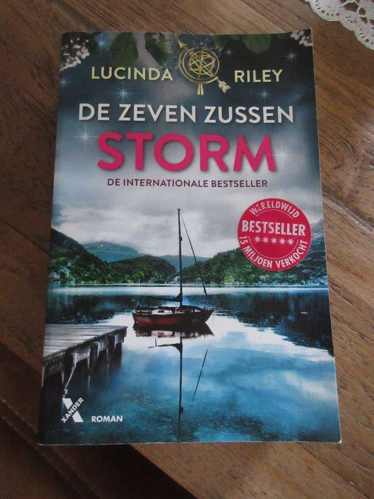 De zeven zussen, Storm. Lucinda Riley, Boeken, Ophalen of Verzenden, Gelezen, Lucinda Riley