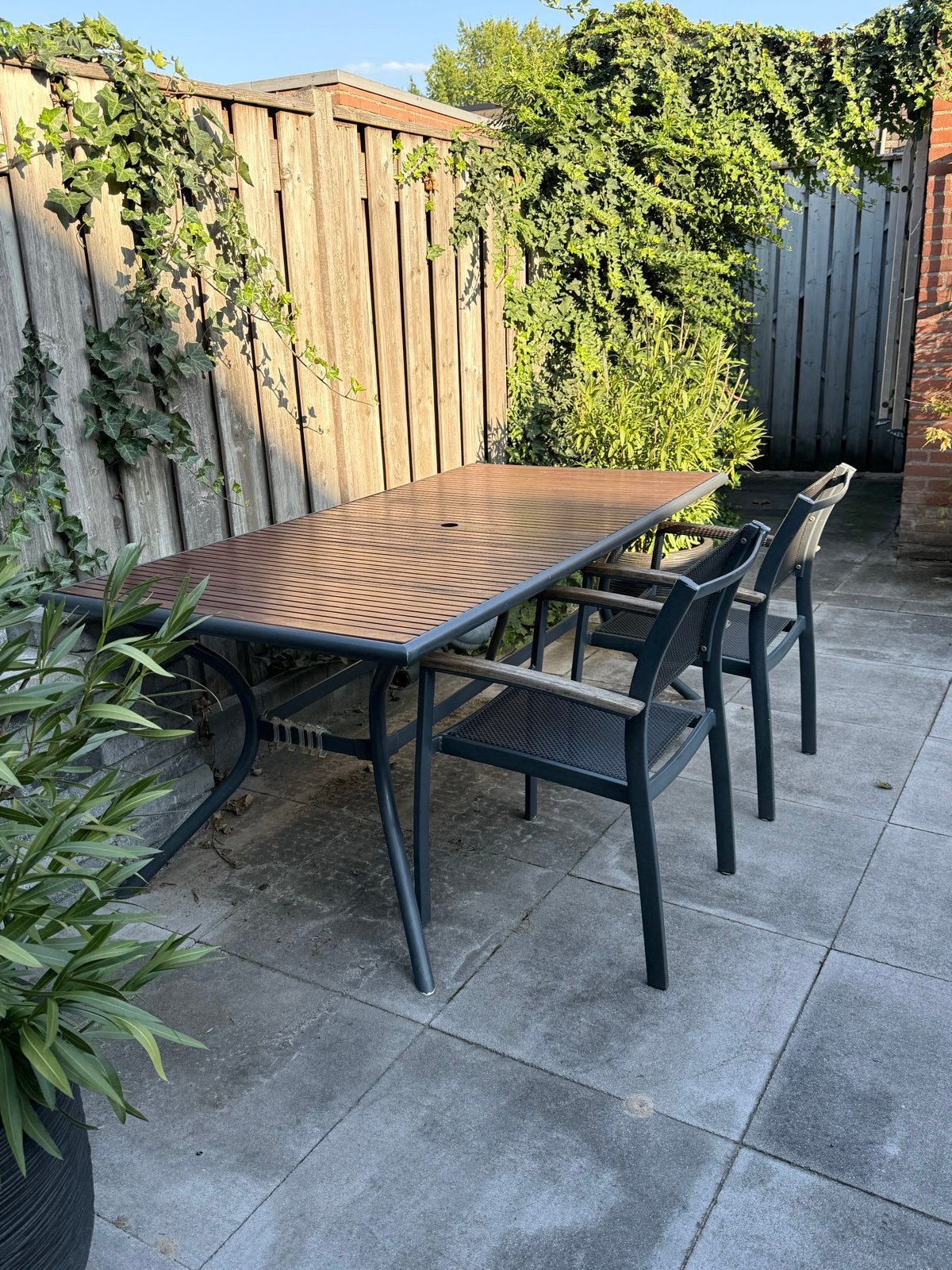 Foto 2 van Tuinset met 2 stoelen - gratis af te halen