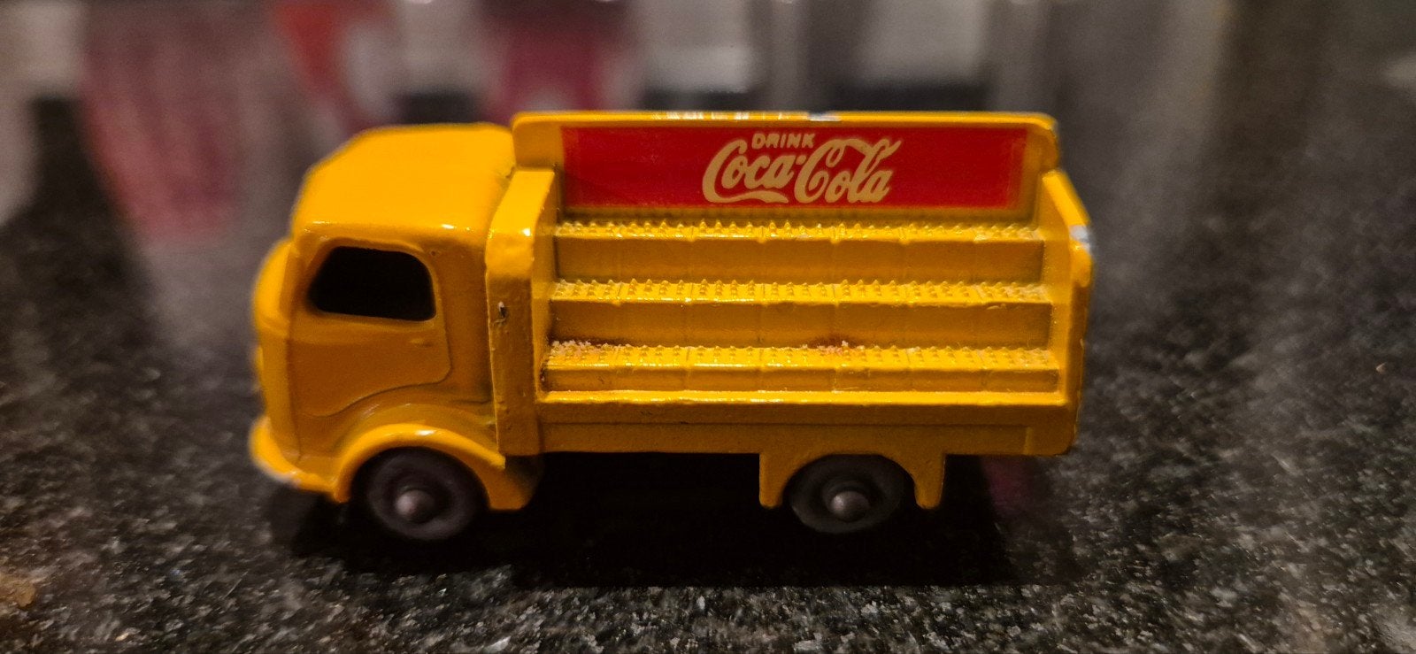 Karrier Bantam 2-Ton 'Coca-Cola'. Matchbox / Lesney.

Het mo, Ophalen of Verzenden