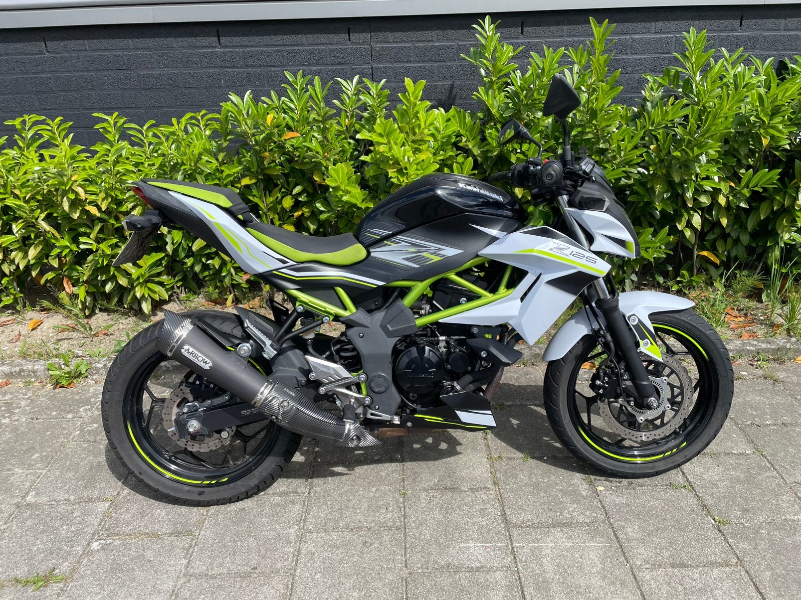 Kawasaki Z 125, Bedrijf, 125 cc, Minimaal motorrijbewijs A1, Naked bike