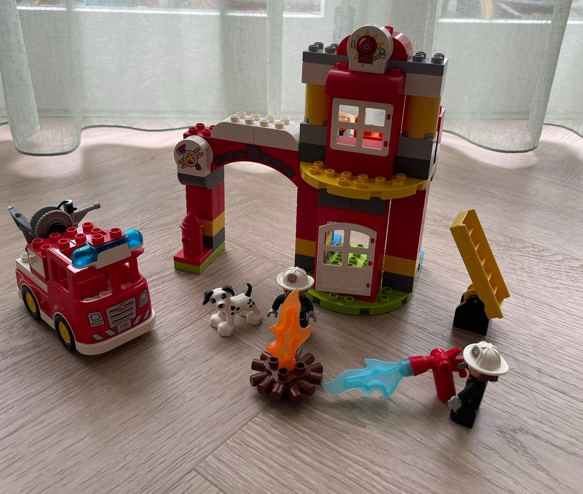 Lego Duplo 10903 Brandweerkazerne, Kinderen en Baby's, Ophalen, Overige thema's, Zo goed als nieuw, Compleet