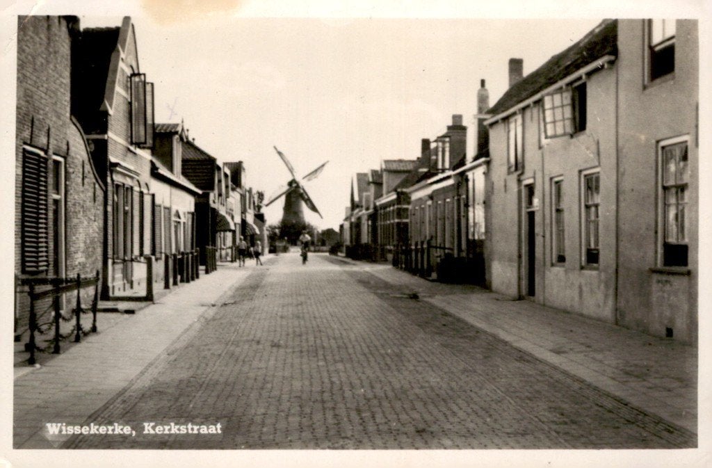 Wissenkerke Kerkstraat met de Molen # 202, Verzamelen, Verzenden, 1940 tot 1960, Gelopen, Zeeland