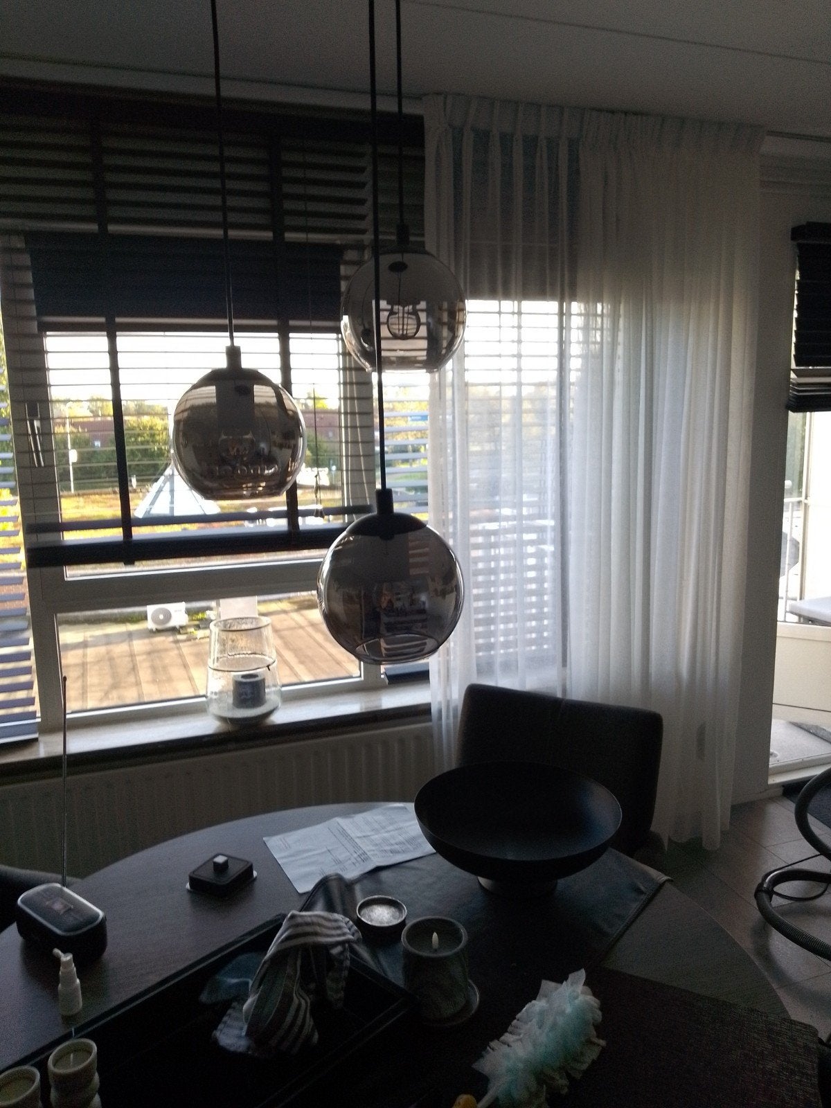 Moderne hanglamp met 3 glazen bollen, Zo goed als nieuw, Glas, Modern, E27 (groot)
