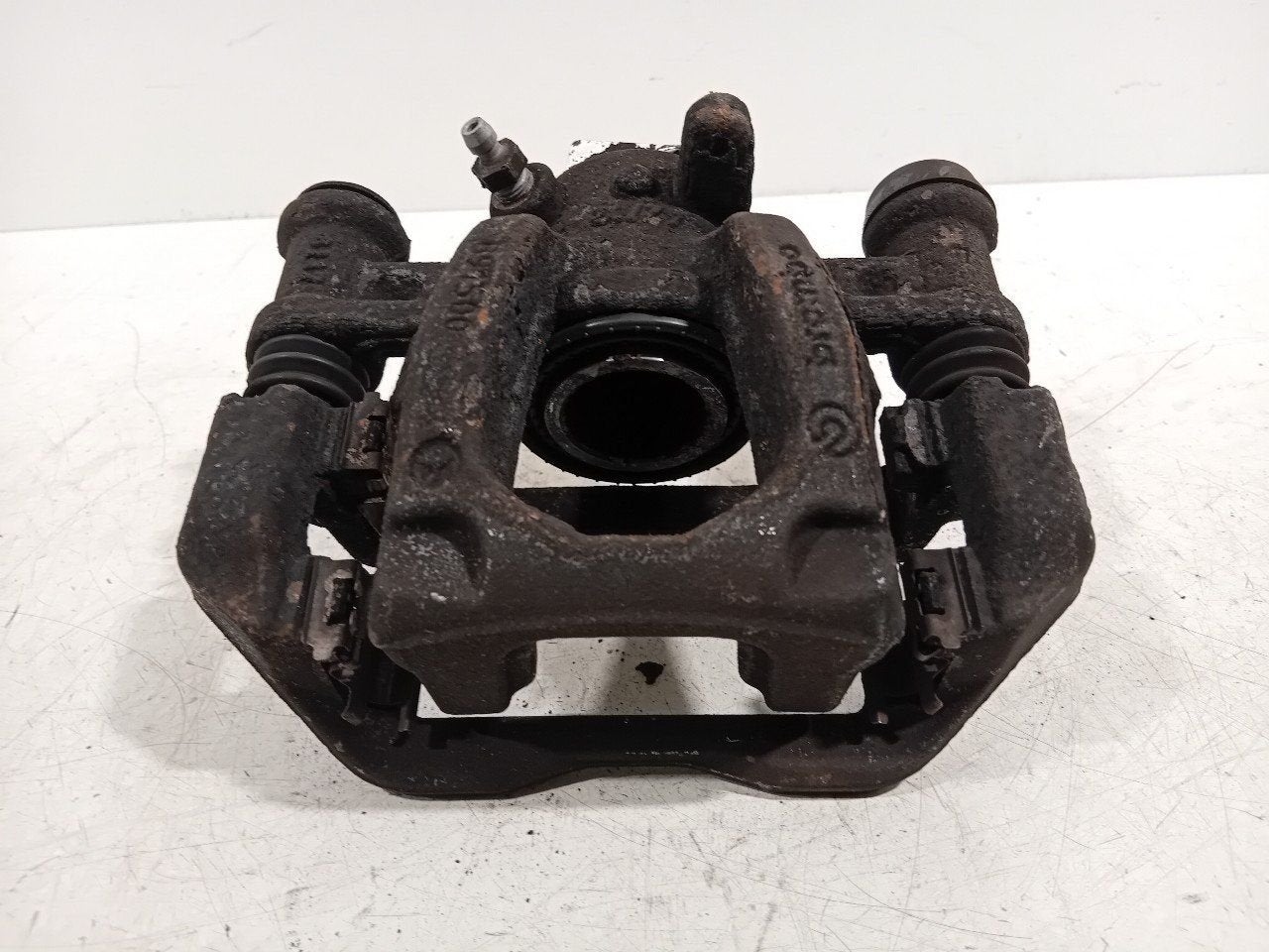Remklauw links achter Mercedes-Benz Vito, Onderdelen@venauto.nl, Van der Ven Autorecycling B.V., Gebruikt, Ettenseweg 76, 4706 PB Roosendaal, The Netherlands