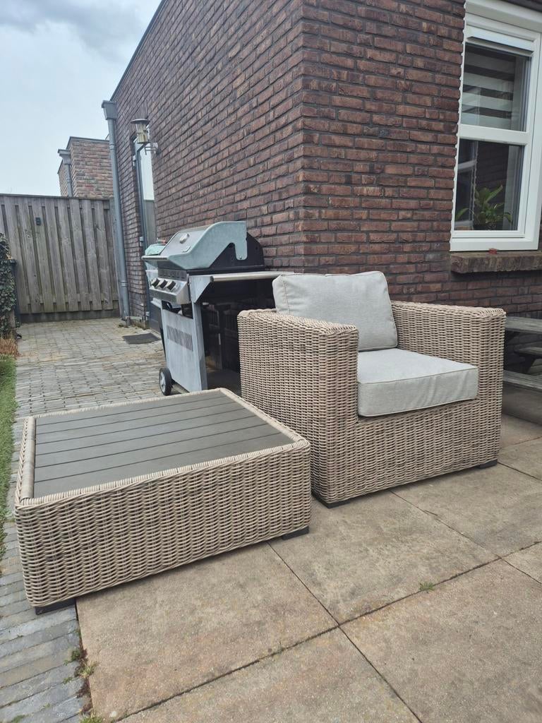 Relaxte tuinstoel met hocker van B7 club collection, Tuin en Terras, Ophalen, Wicker, Hocker, 2 zitplaatsen