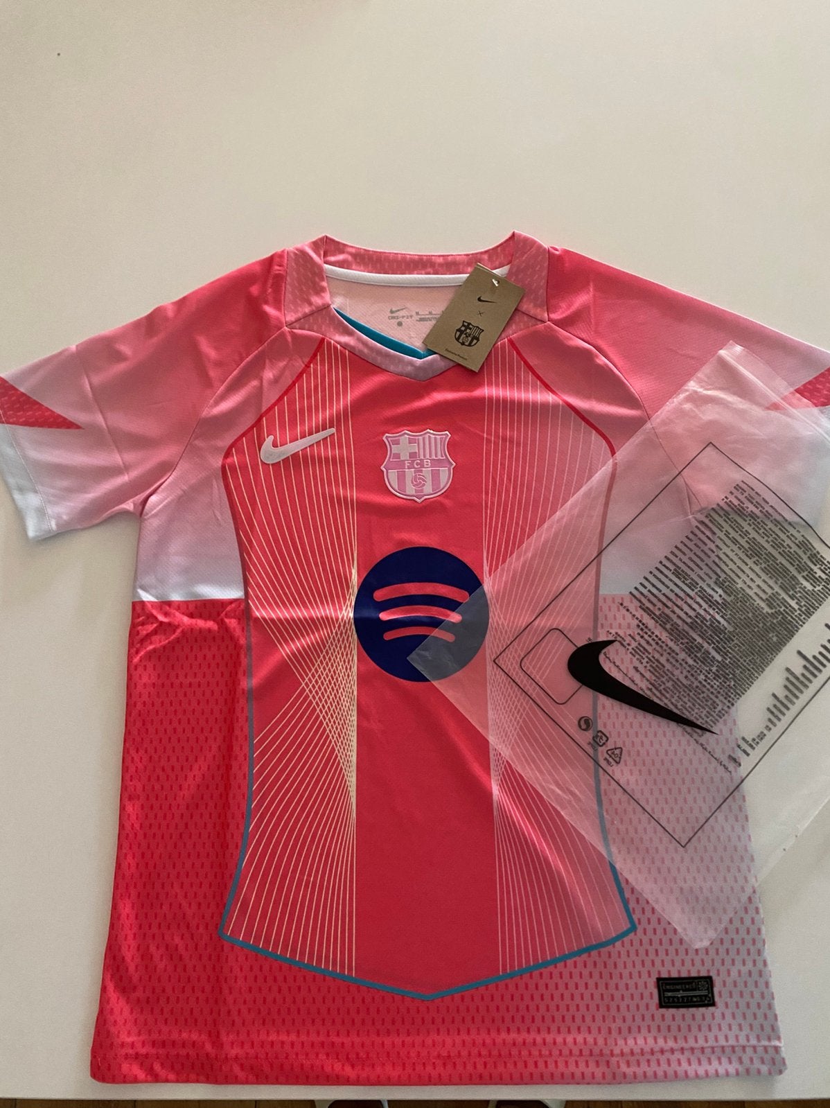 Barcalona soecial edition shirt size M, Ophalen of Verzenden, Zo goed als nieuw, Shirt