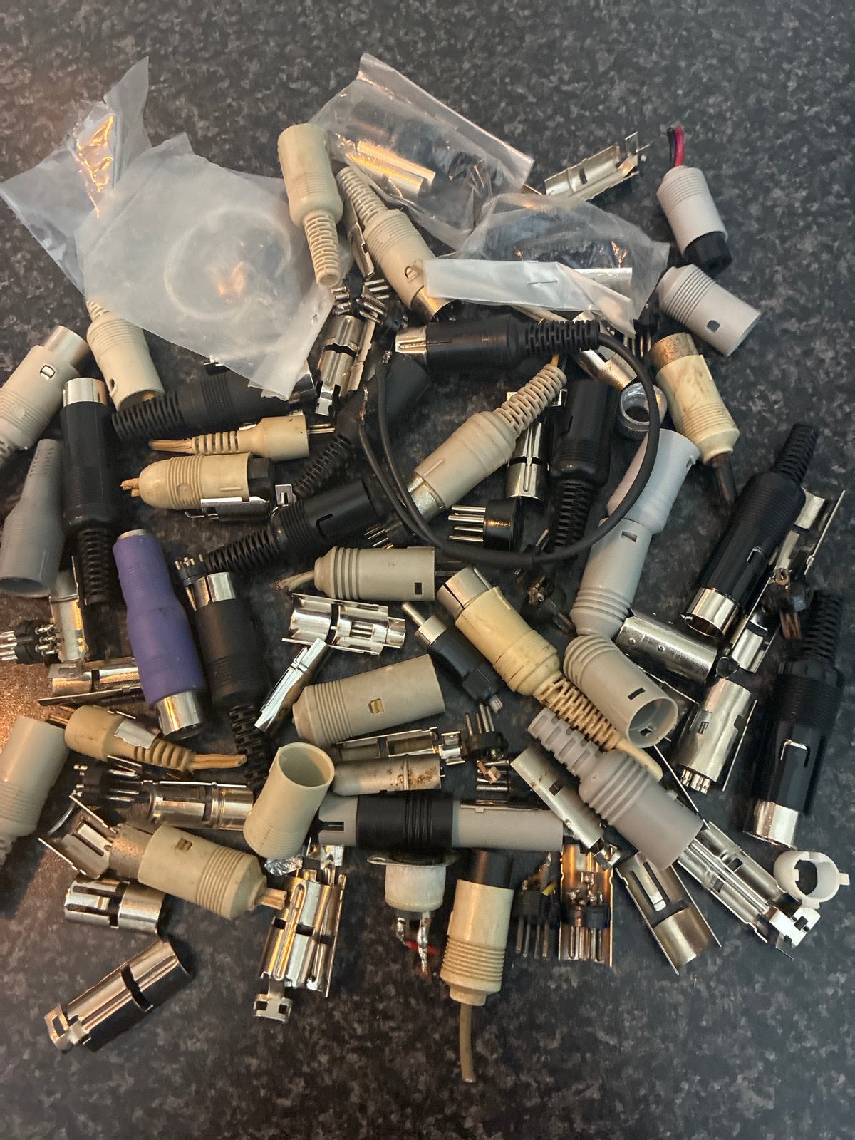Partij Din pluggen en diverse audio connectoren, Ophalen of Verzenden, Gebruikt, Apparatuur