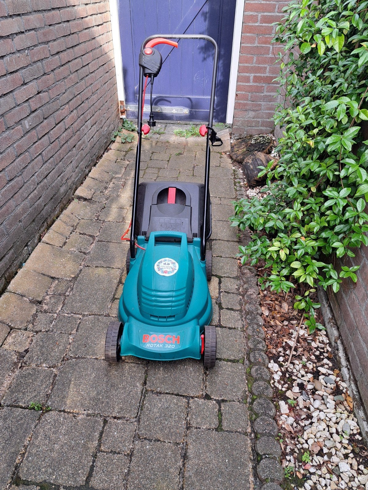 Bosch Rotak 320 elektrische grasmaaier met opvangbak, Ophalen, Cirkelmaaier, Gebruikt, Elektrische grasmaaier