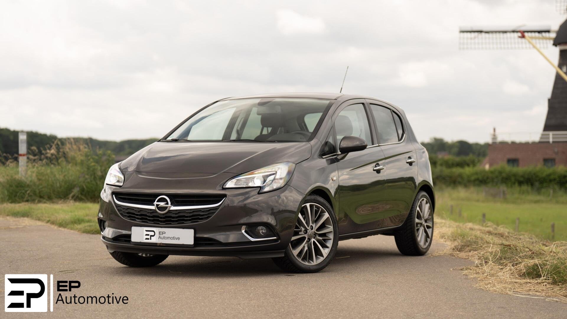 Opel Corsa 1.4 T|AppleCarPlay|Psensoren|Stoel&StuurVerwarm|, Auto's, Voorwielaandrijving, 101 pk, Gebruikt, Zwart