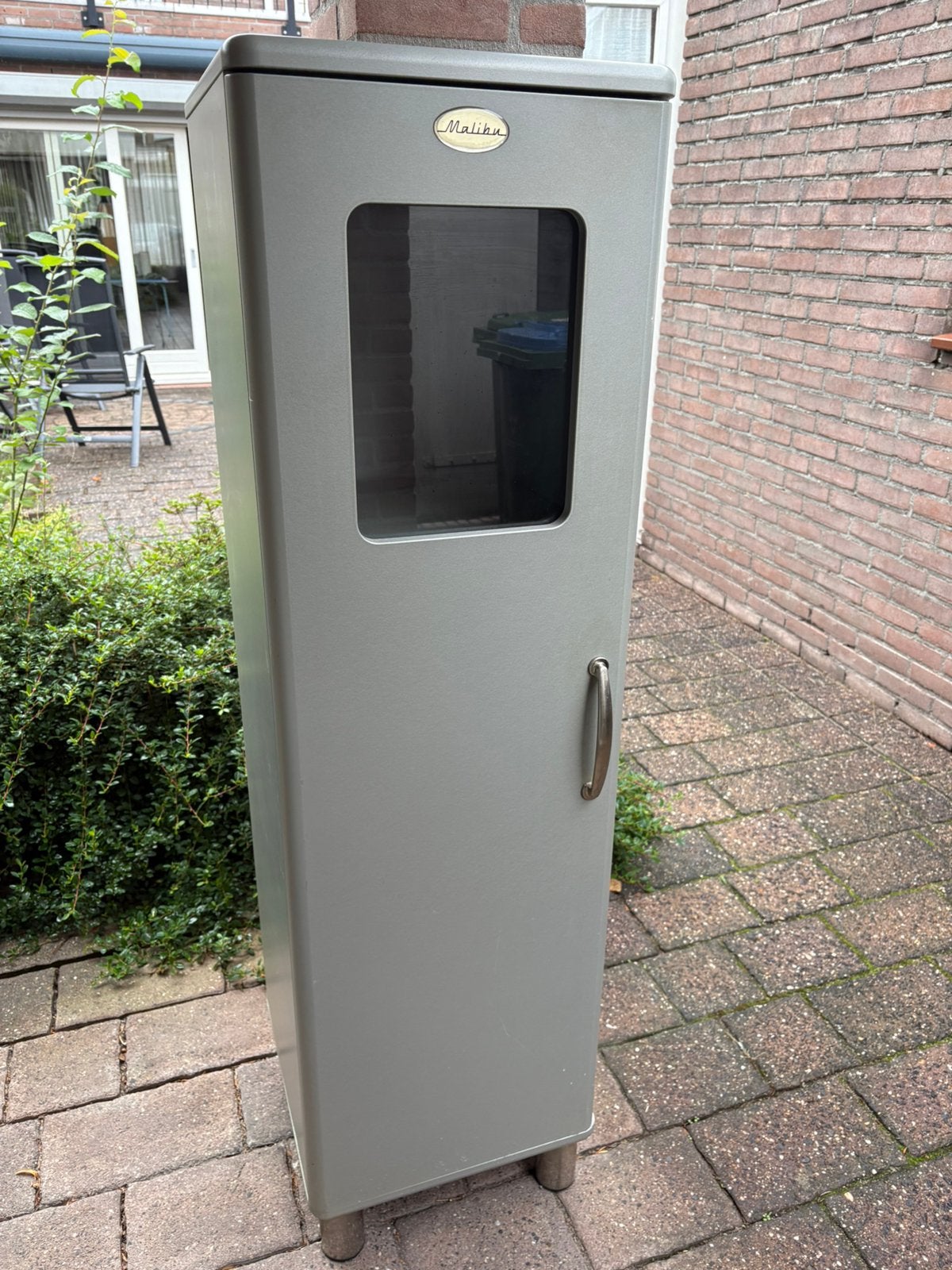 Malibu kast, Ophalen, Gebruikt