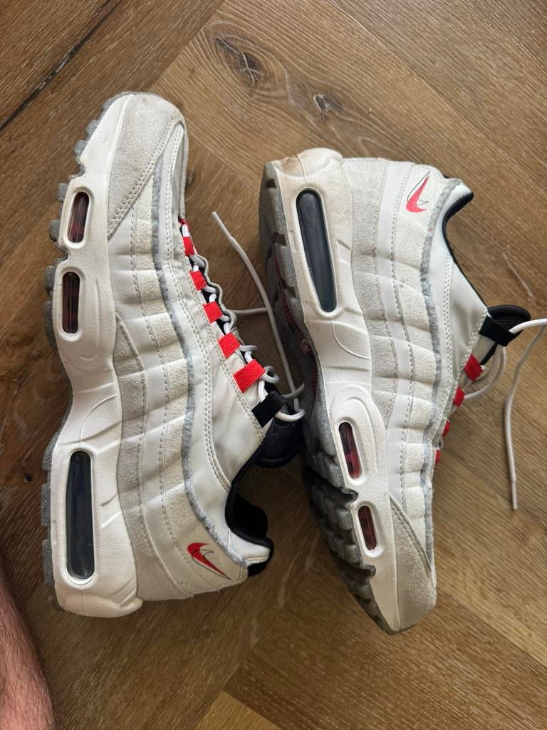 Nike Air Max 95 Light Bone Habanero Red maat 46, Kleding | Heren, Schoenen, Zo goed als nieuw, Sneakers of Gympen, Overige kleuren