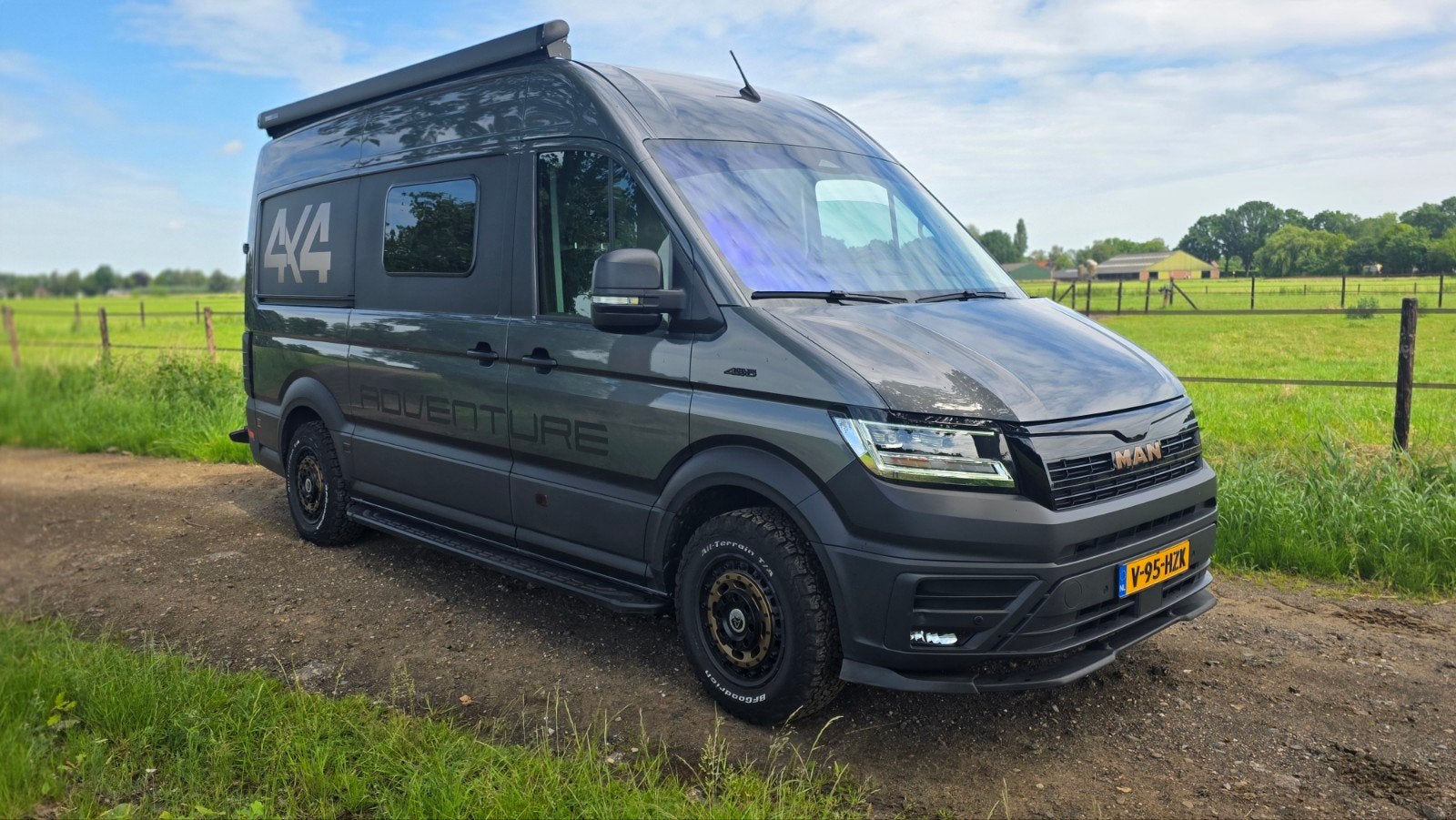 Unieke MAN TGE 2024 Facelift (camper) Off Road Look Bpm-vrij, Auto's, Stof, 4 cilinders, MAN, Bedrijf