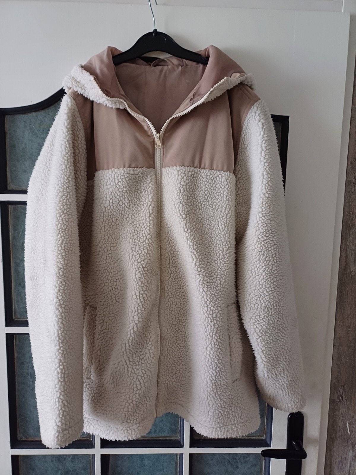 Wit/beige winterjas, maat 38, Ophalen of Verzenden, Zo goed als nieuw, Maat 38/40 (M), Beige