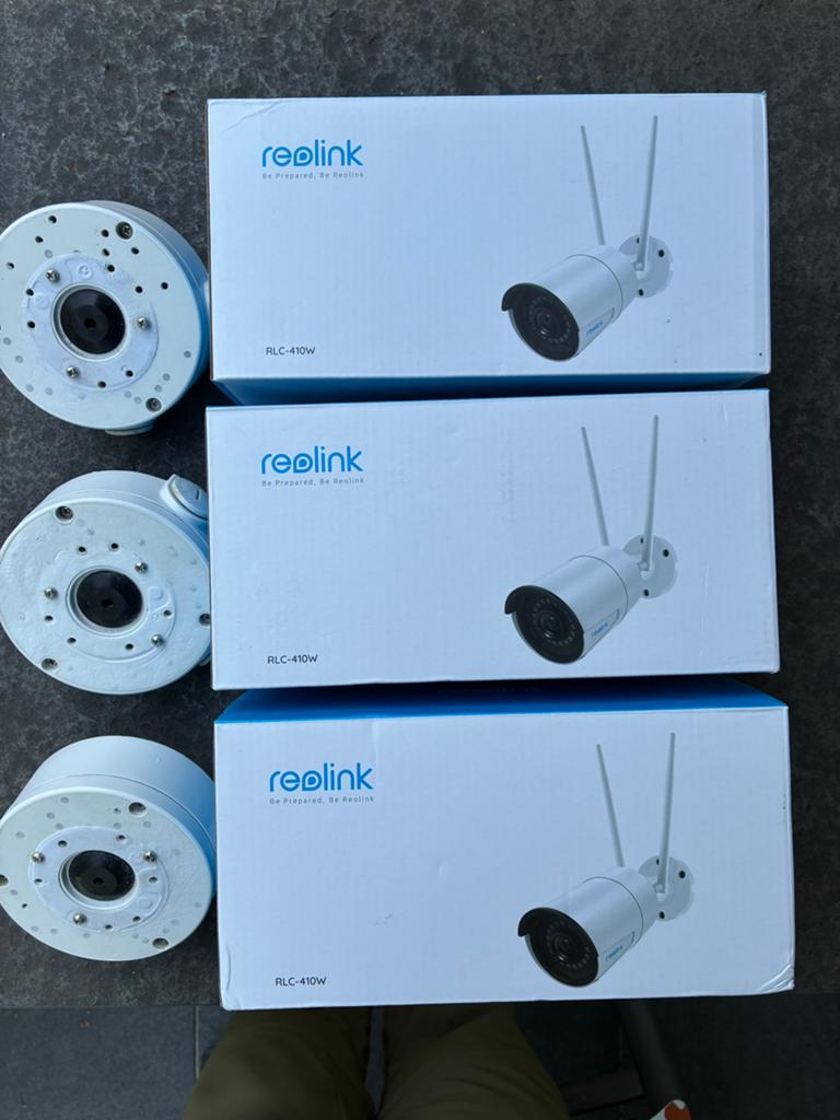 Reolink 3 camera set incl montage / junction boxen, Audio, Tv en Foto, Videobewaking, Ophalen of Verzenden, Gebruikt, Buitencamera