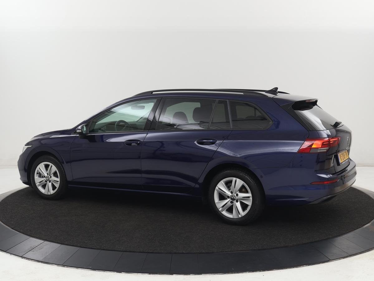 Volkswagen Golf 1.0 TSI Life | Camera | Carplay | Park Assis, Stof, Gebruikt, Euro 6, Automatische klimaatregeling