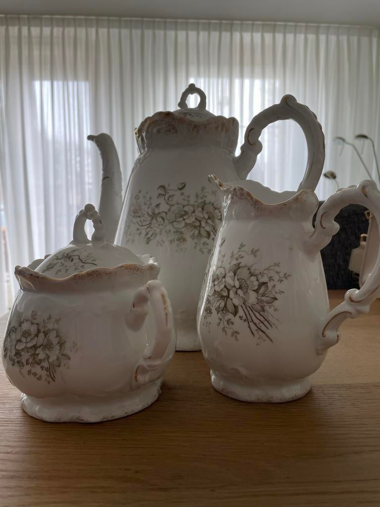 Barok servies Theepot, suikerpot en kan, Ophalen