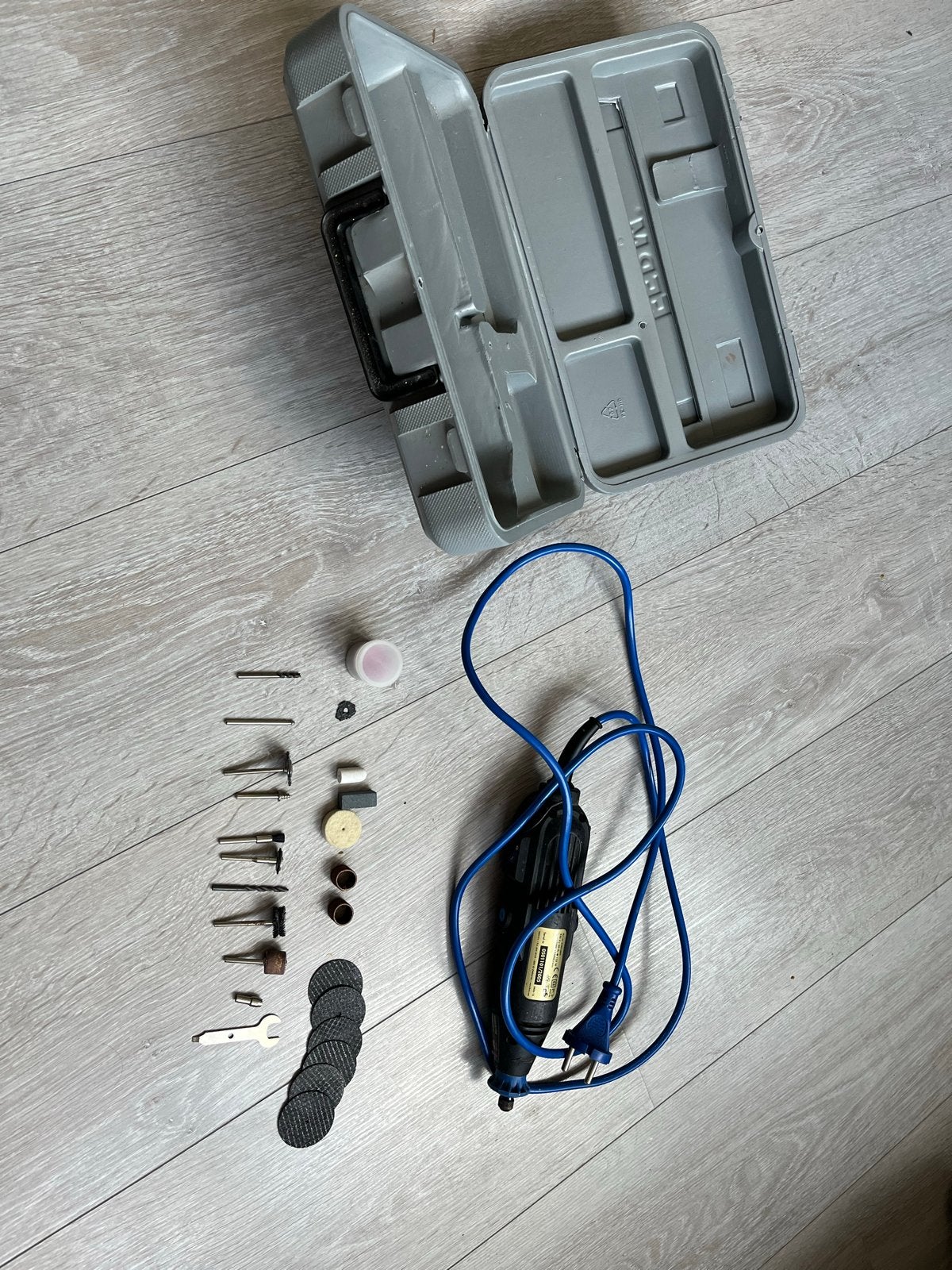 Ferm CTM1009 Dremel met accessoires (koffer defect), Ophalen of Verzenden, Gebruikt