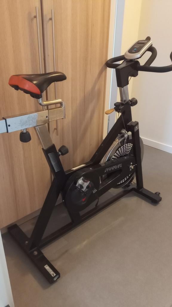 Rambler Fitness Spinningfiets - Ideaal voor thuistraining, Sport en Fitness, Fitnessapparatuur, Ophalen, Gebruikt, Metaal, Buik