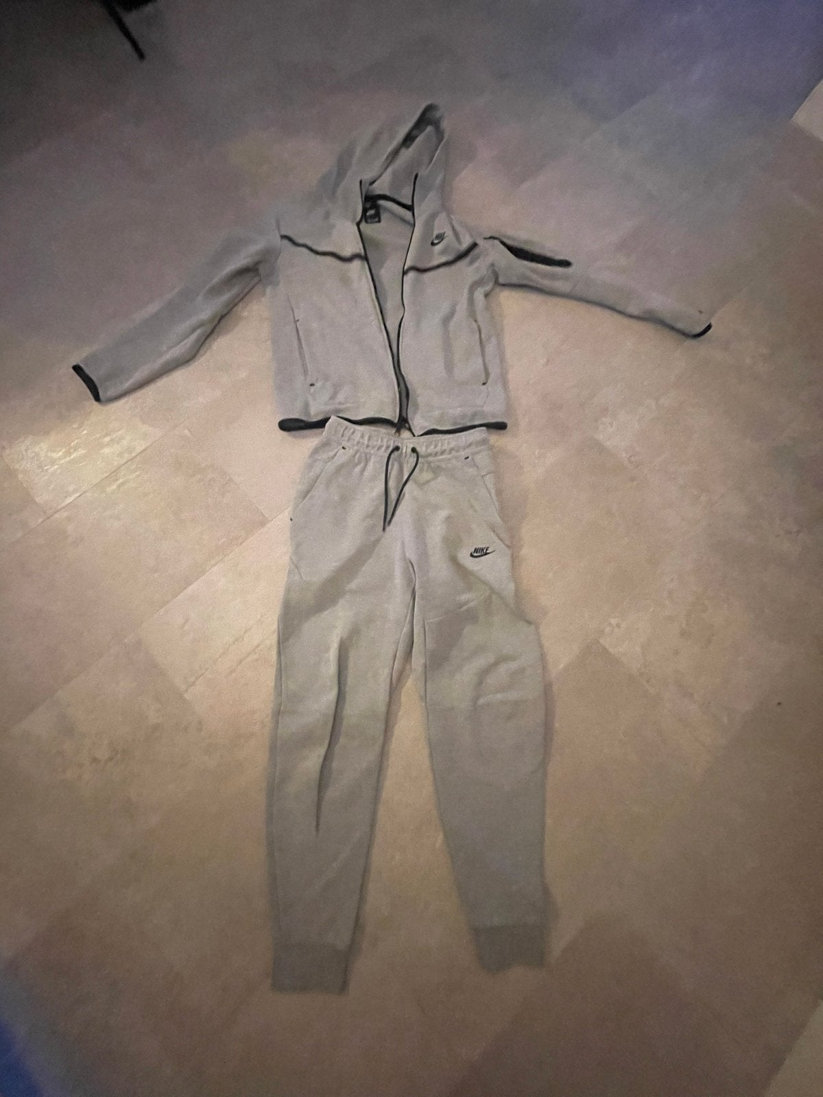 Nike Tech Fleece trainingspak - Broek XS, Vest S, Ophalen, Gedragen
