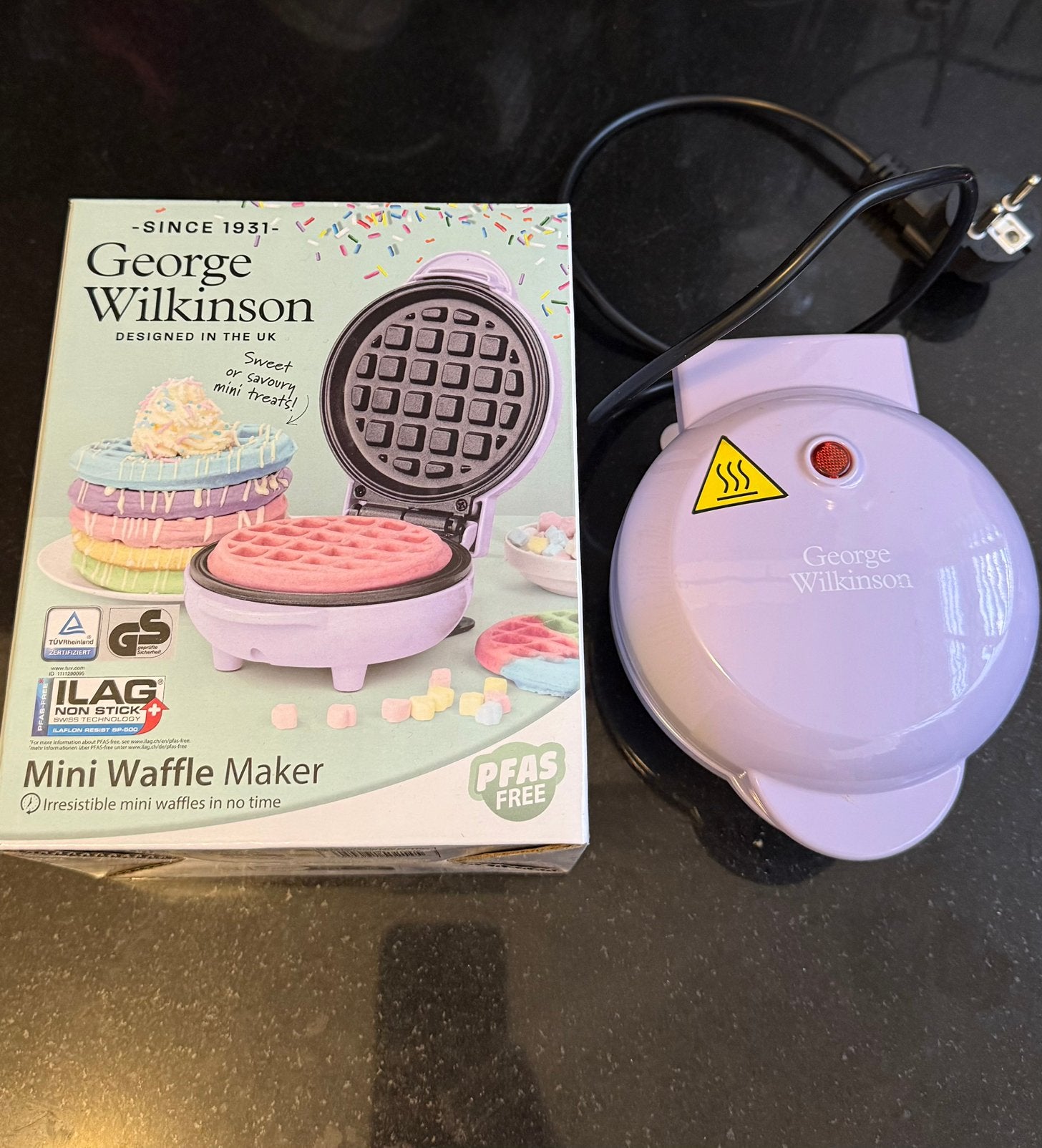 George Wilkinson Mini Waffle Maker – Lila – Met Doos, Ophalen, Zo goed als nieuw, Cupcakes, Bakvorm