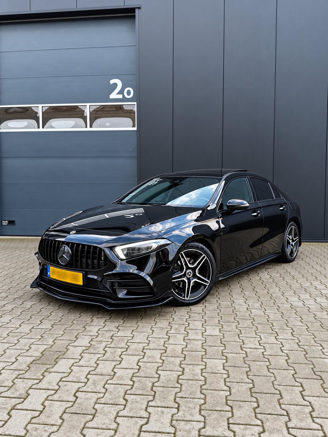 Mercedes-Benz A-Klasse A 200 163pk 7G-DCT 2019 Zwart, Auto's, Zwart, 4 cilinders, Alcantara, 690 kg